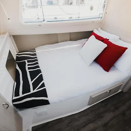 Waterfront Houseboat Hotel Cape Town Room photo