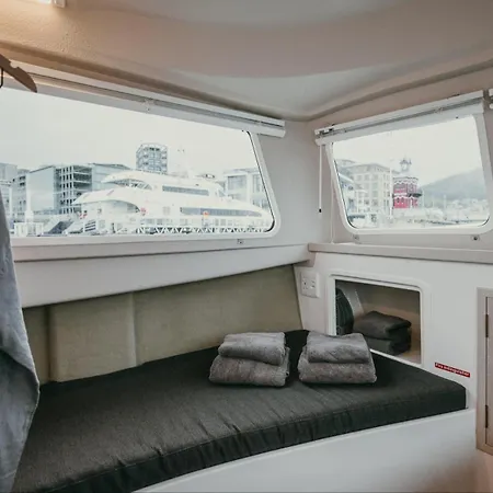 Waterfront Houseboat Hotel Cape Town Room photo