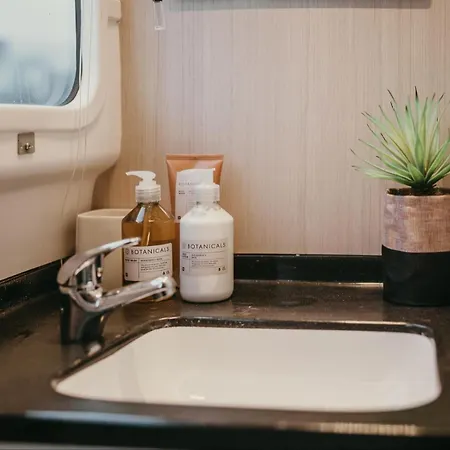 Waterfront Houseboat Hotel Cape Town Room photo